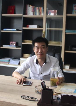 谭羽律师（副主任、民主建国会会员）